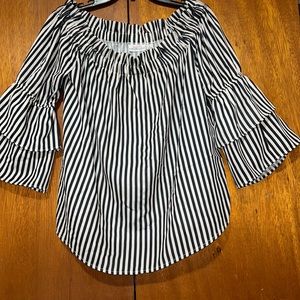 Black/white striped off the shoulder blouse w/ 3/4 length sleeves. Comfortable